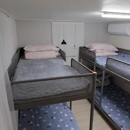 Guest House Shasha - Hongik Univ Exit 01